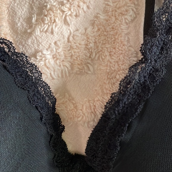 Thalia Sodi | Dainty Black Lace Bra - Picture 4 of 6